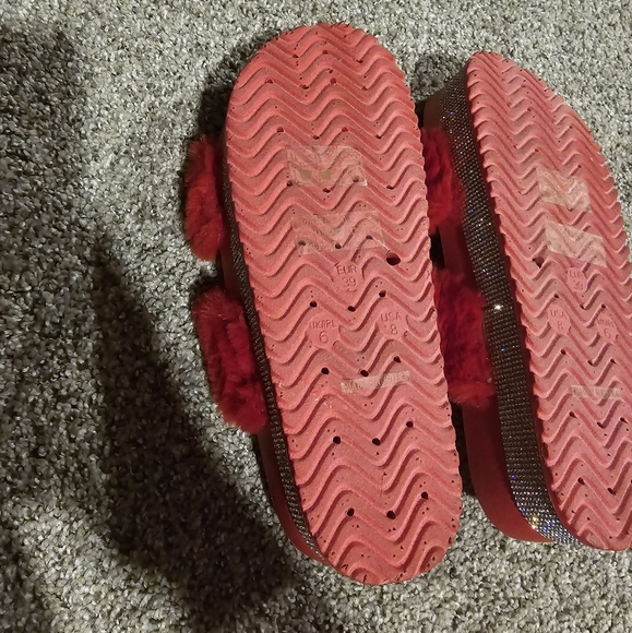 Red Slides - Picture 3 of 5